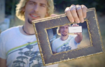 PHOTOGRAPH emote