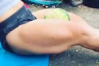 thighsCrush emote